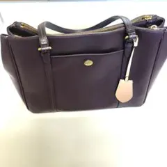 【良品】コーチ　トートバッグ　ロゴ金具　チャーム　肩掛け　大容量　PVC レザー