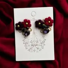 花モチーフ ピアス 　イヤリング　赤 紫