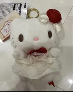ハローキティ ストロベリーショートケーキ　ぬいぐるみ Amazon.co.jp: サンリオ(SANRIO) ハローキティ×ストロベリーショート