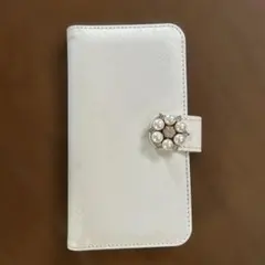 ホワイト 合成皮革 iPhoneケース パール装飾