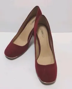 スエードパンプス　Ｌサイズ　赤　×　ゴールド　チャンキーヒールのサムネイル