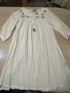 アズノウアズ インド綿刺繍入りホワイトチュニック