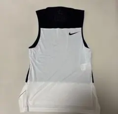 NIKE ナイキ タンクトップ ノースリーブバスケ　ミニバス　速乾　ドライ素材のサムネイル