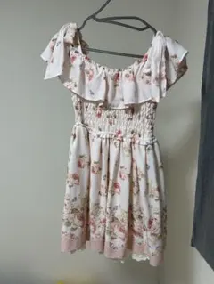 リズリサ　花柄オフショルダーミニワンピース