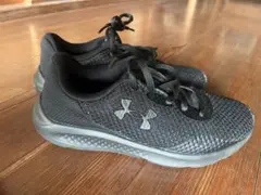 UNDER ARMOUR CHARGED スニーカー ブラック