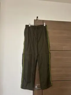 Nike オリーブグリーン パンツ