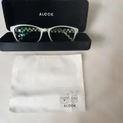 ALOOK サングラス ホワイト チェッカー柄のサムネイル