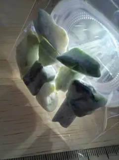 【国産鉱物】【糸魚川翡翠】24g　かけら　まとめ売り