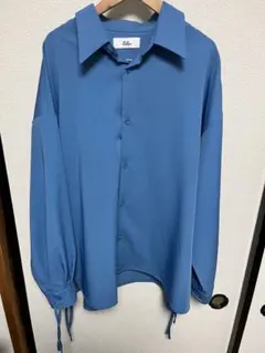 ブルー　ルーズフィットシャツ