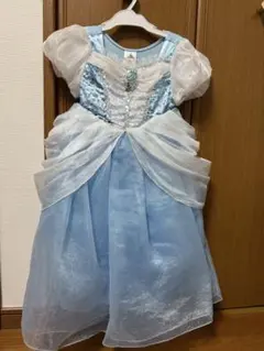 Disney store シンデレラ　ドレス