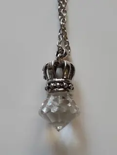 クリスタルカット王冠デザインペンダント