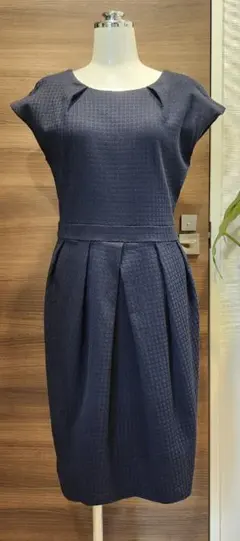 パトリツィアペペ 高級感のある洗えるワンピース 紺