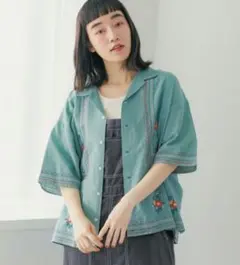 niko and... フラワーエンブロイダリーシャツ　ブルー【完売品】のサムネイル