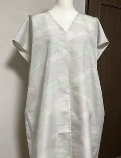 着物リメイク 淡色Vネック ゆったりワンピース