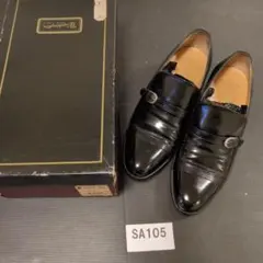 黒のレザー モンクストラップシューズ