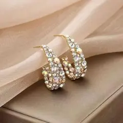 精緻華麗設計　施華洛世奇鋯石金屬過敏對應戒指耳環★