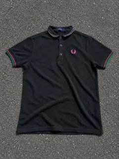 FRED PERRY ポロシャツ ブラック ピンク刺繍のサムネイル
