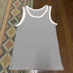 タンクトップ