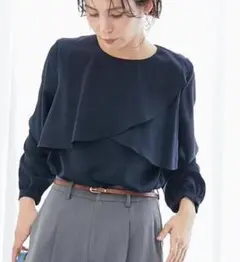 ニッセン　ケープ風フリルブラウス ネイビー 長袖 とろみ　美品のサムネイル