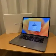 Macbook Pro 2017 15インチモデル シルバー