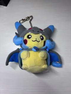 メガリザードンXのポンチョを着たピカチュウ ぬいぐるみ ポケモン