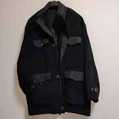メンズ　黒色ベロア風ブルゾン　比翼仕立て　ポケット8カ所　フード付