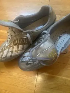 adidas PREDATORサッカーシューズ シルバー/ゴールド