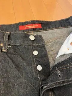 ユニクロ プレミアムデニム ブラックデニム ストレート セルビッジ 31インチ