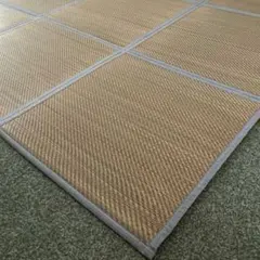 ベルメゾン　コンパクトにたためるウレタン入りい草ラグ＜標準タイプ〉195×195