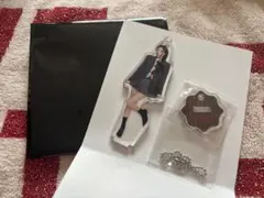 TWICE THIS IS FOR ランダムミニアクリルスタンドチャーム ツゥイのサムネイル