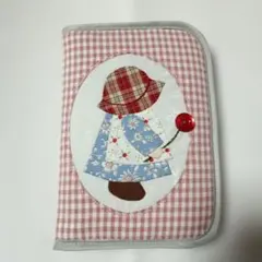 ハンドメイド　スーちゃんと花かごのアップリケと刺繍 お薬手帳・診察券ケース