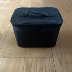 ブラック バニティポーチのサムネイル
