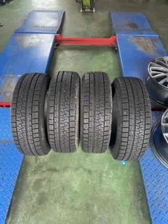 バリ溝 ピレリ アイスアシンメトリコ 185/60R15 4本セットのサムネイル