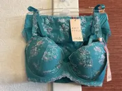 「AMOSTYLE BY Triumphのブラジャー＆ショーツセットC65のサムネイル