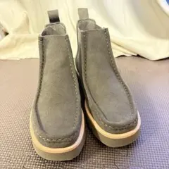 グレー スエード サイドゴアブーツ