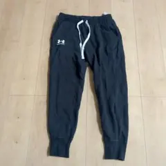 UNDER ARMOUR ブラック ジョガーパンツ