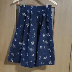 earth music&ecologyのミディスカート