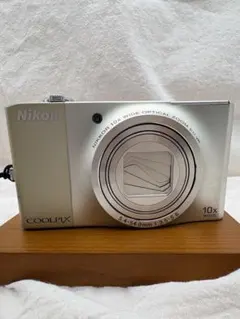 美品 バッテリー付き✨ COOLPIX S8200 コンデジ　デジカメ　ゴールド 美品 バッテリー付き✨ COOLPIX S8200 コンデジ デジカメ ゴールド