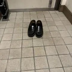 黒レザー ローファー