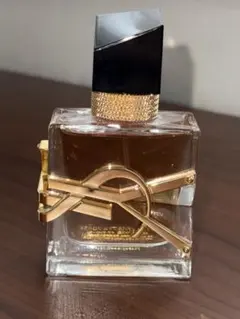 イブサンローラン　リブレオーデパルファムフローラル　30ml