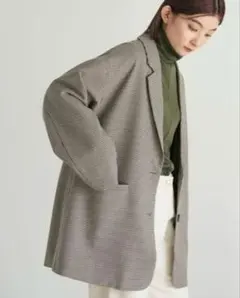 秋 テーラードジャケット