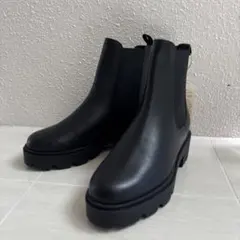 黒いチェルシーブーツ Mサイズのサムネイル