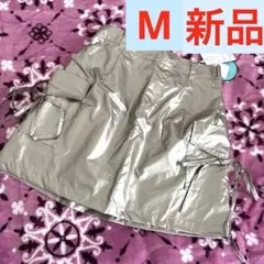 【新品】シルバー光沢ショートパンツ ポケット付き　size：M メタリック