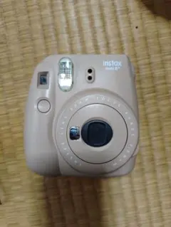 チェキカメラ instax mini8+