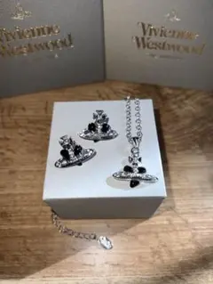 Vivienne Westwood ブラックハートネックレスピアスセット