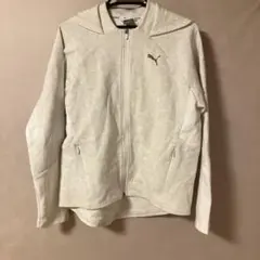 PUMAプーマ　レディースXLサイズ　パーカー　　ホワイト