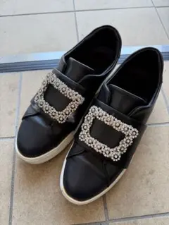 Diana ビジュー付き ブラックスニーカー