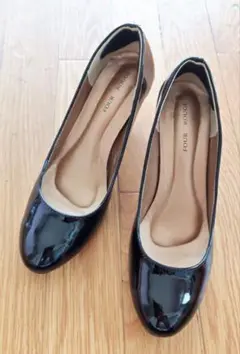 FOUR ROUGE ブラックエナメルパンプス　25.5cm