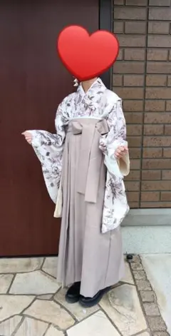 floro 4点セット 着物・袴 クリーム色 衿芯セット - メルカリ floro 4点セット 着物・袴 クリーム色衿芯セット
