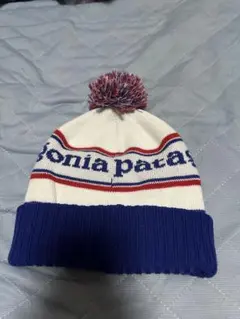 【未使用】patagonia ポンポン付きニット帽